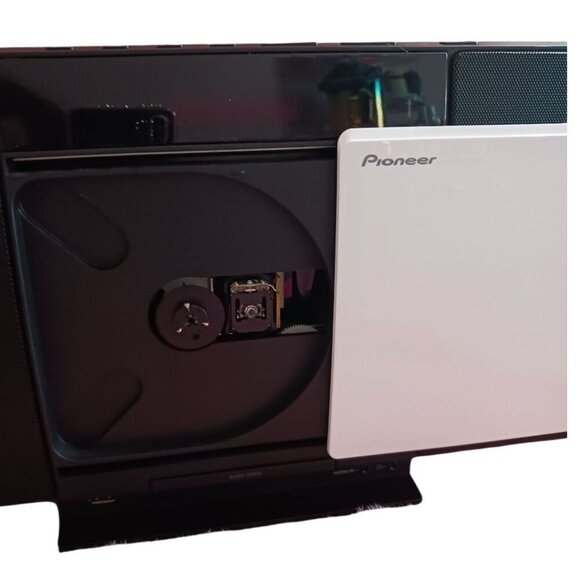 Pioneer Wall-Mountable CD Micro System With USB Playback & Remote - Picture 7 of 10